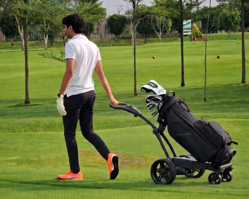 Beginner’s Guide to Walking the Golf Course